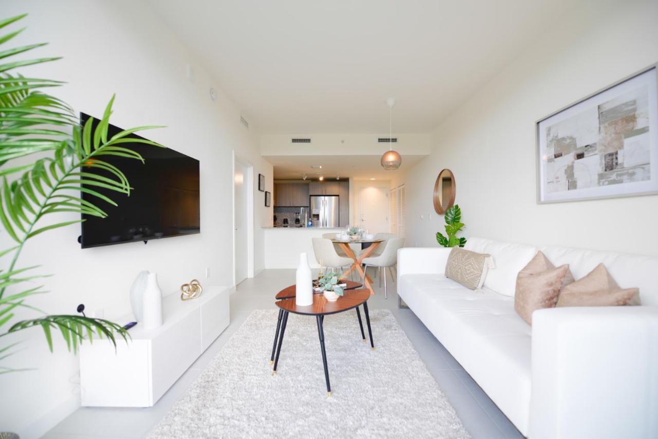 Cozy 1- 1 Bedroom Steps From Downtown Doral Park 마이애미 외부 사진