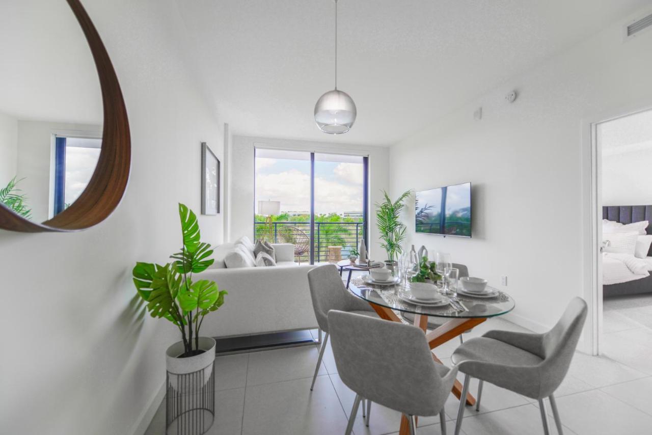 Cozy 1- 1 Bedroom Steps From Downtown Doral Park 마이애미 외부 사진
