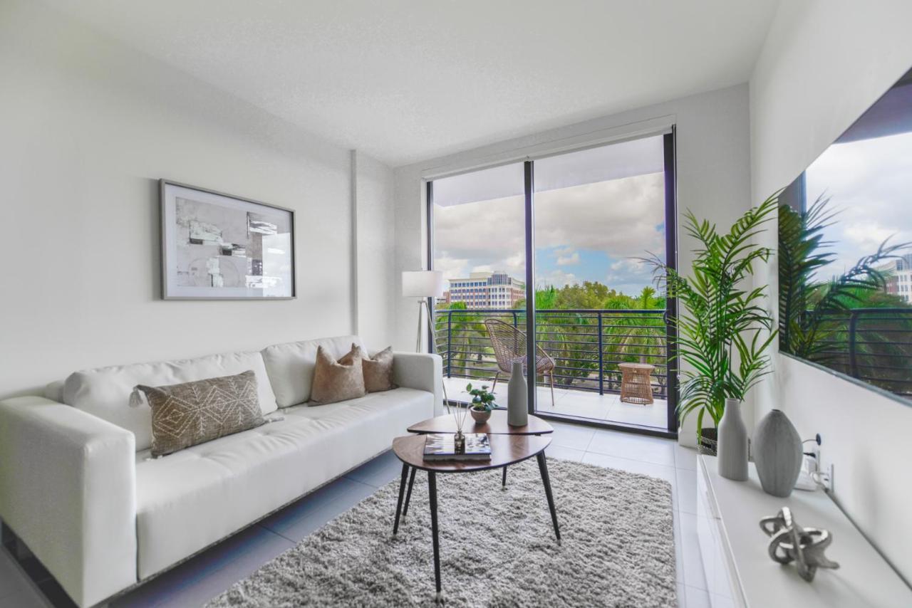 Cozy 1- 1 Bedroom Steps From Downtown Doral Park 마이애미 외부 사진