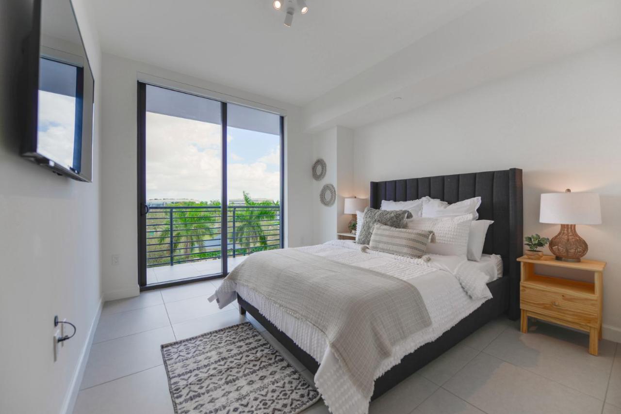 Cozy 1- 1 Bedroom Steps From Downtown Doral Park 마이애미 외부 사진