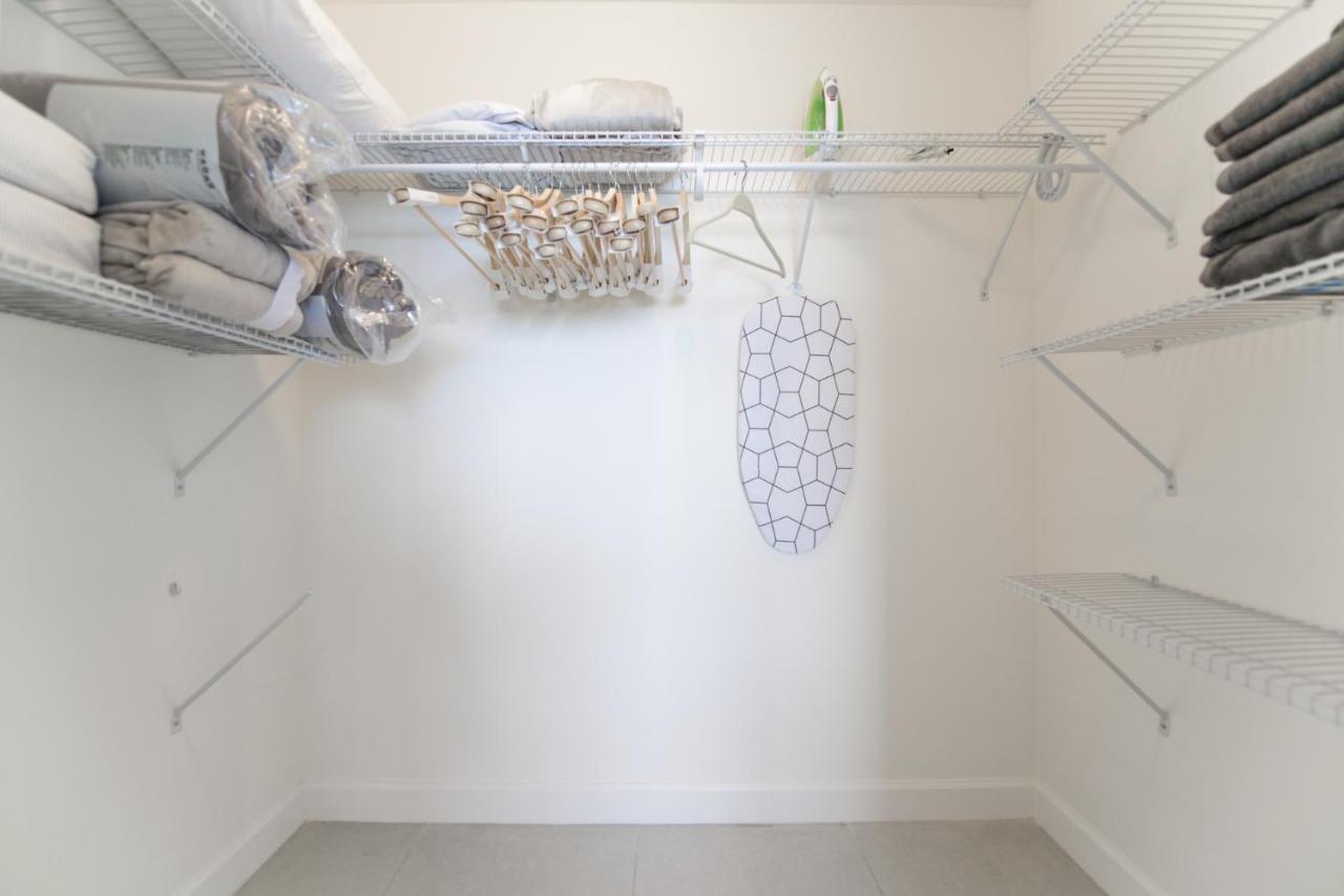 Cozy 1- 1 Bedroom Steps From Downtown Doral Park 마이애미 외부 사진
