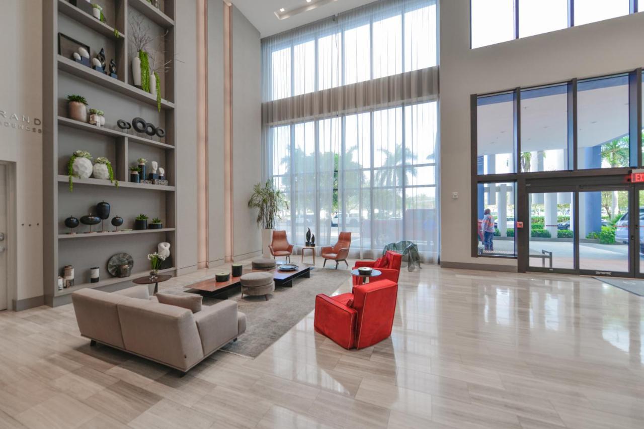 Cozy 1- 1 Bedroom Steps From Downtown Doral Park 마이애미 외부 사진