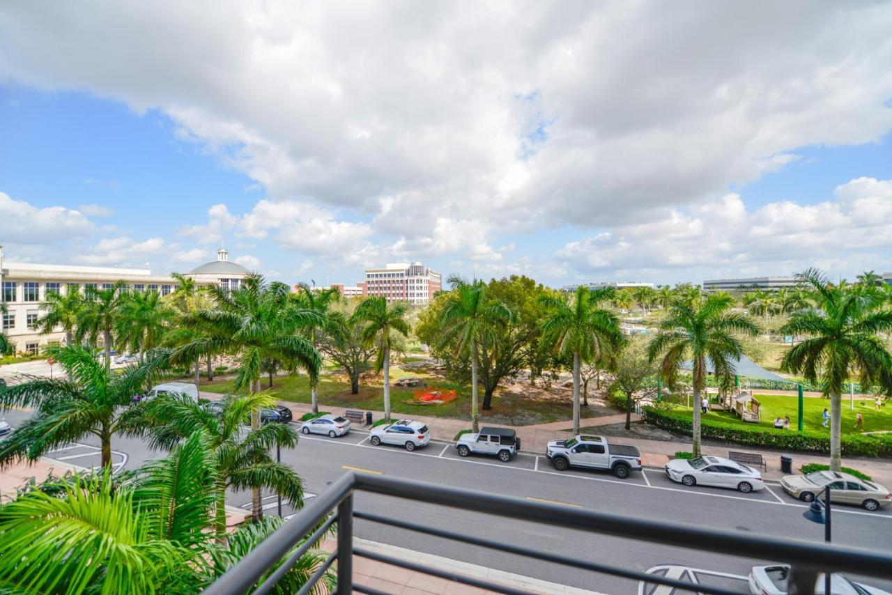 Cozy 1- 1 Bedroom Steps From Downtown Doral Park 마이애미 외부 사진